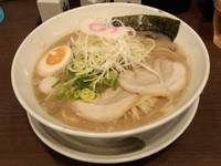 「あわせあじ＋味玉」@彩色ラーメン きんせい 高槻駅前店の写真