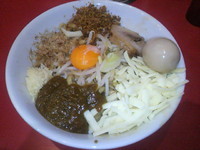 「まぜそば（中：チーズ・アブラ）＋印度＋味玉」@ジャンクガレッジ 北浦和店の写真