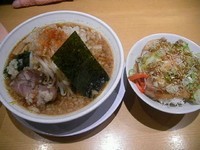 「背脂煮干らぁ麺+豚玉ごはん」@背脂煮干濃厚醤油 どっかんの写真