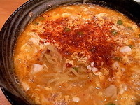 「挽き肉と玉子のピリ辛ニンニクラーメン(中太麺)」@麺飯食堂 龍の写真
