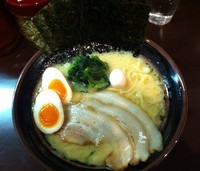 「しょうゆとんこつやまふじラーメン」@横浜家系ラーメン やまふじ家の写真