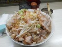 「昼限定塩ラーメン700円＋生卵50円　アブラ増し」@ラーメン荘 歴史を刻め 本店の写真