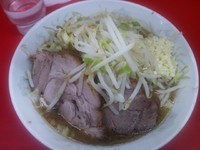 「ラーメン　麺少なめ」@ラーメン二郎 松戸駅前店の写真