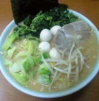 「みそラーメン＋ほうれん草＋うずら＋キャベツ」@横浜ラーメン なかむら家の写真