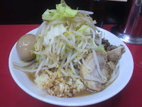「ラーメン並（ヤサイ・ニンニク）＋味玉」@びんびん豚の写真