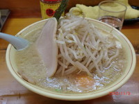 「中華そば￥600　生玉子・モヤシ増し￥100」@ホープ軒本舗 吉祥寺店の写真
