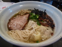「ラーメン＋ワンタン」@麺場voyageの写真
