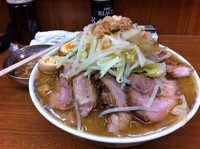 「豚増しラーメン味玉」@ラーメンの店 どでん 北浦和店の写真