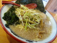 「ネギラーメン（麺硬め）７００円」@椿 ラーメンショップ 木立店の写真