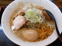 「札幌風醤油ラーメン＋味玉」@味噌麺処 花道庵の写真