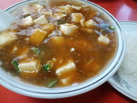 「マーボー麺800円＋小ライス250円＝1050円」@満福の写真