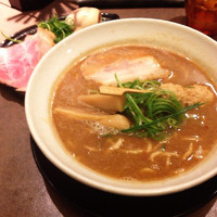 「赤みそ+全部のせ」@味噌らーめん みつか坊主 大阪空港本店の写真