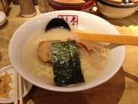 「九十九とんこつラーメン」@九十九とんこつラーメン 恵比寿本店の写真