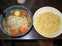 「特製もりそば（麺少なめ、玉子増し）680円＋温野菜100円」@神田大勝軒の写真