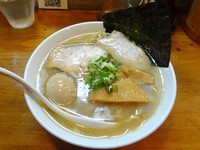 「鯛塩らーめん（700円）＋味玉（クーポン）」@らーめん・つけめん いつ樹の写真