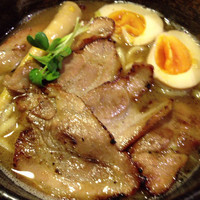 「特性ラーメン」@燈の車の写真