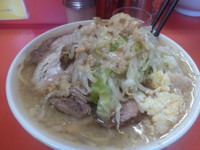 「小ブタ ﾔｻｲ少なめﾆﾝﾆｸｱﾌﾞﾗｶﾗﾒ」@ラーメン二郎 神田神保町店の写真