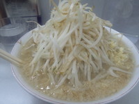 「大盛り ヤサイニンニクアブラ」@ラーメン 神田店の写真