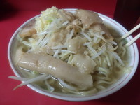 「大ラーメン ヤサイ少なめニンニクアブラ」@ラーメン二郎 千住大橋駅前店の写真