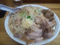 「ブタ入りラーメン ニンニクアブラ」@ラーメン二郎 赤羽店の写真