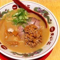 「納豆ラーメン（￥100）※」@天下一品 赤坂店の写真