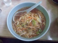 「肉野菜ラーメン＋太麺＋麺硬め＋半ライス」@手打らーめん 岩間の写真