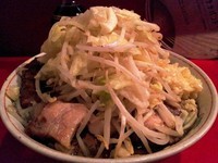 「ブタ入り ￥750 ニンニク」@ラーメン二郎 府中店の写真