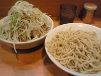 「小つけ麺ヤサイ、ニンニクカラメ」@ラーメン二郎 八王子野猿街道店2の写真