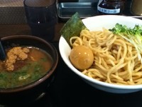 「つけ麺　大盛￥800味玉￥100」@ブラウンの写真