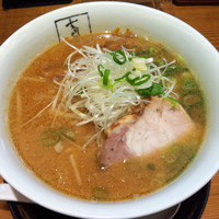 「味噌ラーメン (880円)」@支那そばや 青葉台東急スクエア店の写真