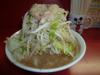 「ミニラーメン６００円　野菜Ｗ+アブラ+たまねぎＷ」@麺屋 桐龍の写真