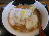 「ゴッツ煮干しワンタン麺」@味噌麺処 花道庵の写真