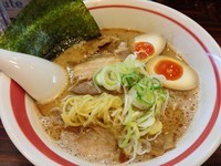 「ラーメン 650円＋味玉100円」@ラーメン長山の写真