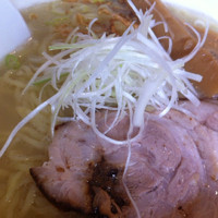 「塩ラーメン+大盛り+和風ちゃーめし」@らー麺とご飯のたかぎの写真