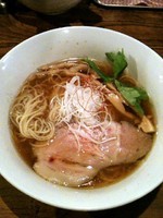 「醤油らーめん」@新宿 モモンガの写真