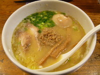 「白鶏らーめん（並１５０ｇ）　７００円＋Ｍｙ箸サービス味玉」@鶏の穴の写真