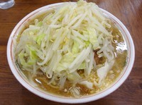 「普通盛焼豚　小ブタ（800円）ヤサイニンニク」@ラーメン二郎 品川店の写真