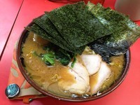 「ラーメン＋味付玉子＋海苔（￥630＋￥70＋￥70）」@ラーメン杉田家の写真