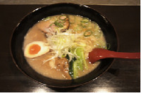 「とんこつ醤油らーめん」@らーめん 匠の写真