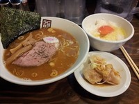 「煮干しラーメン Bセット(1000円)」@煮干しらーめん 玉五郎 東京新宿店の写真