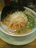 「ラーメン＋トッピングもやし」@九州大分らぁめん たまがった 神奈川新町本店の写真