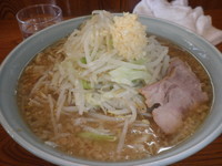 「大ラーメン（７００円）野菜・ニンニク」@ラーメン二郎 亀戸店の写真