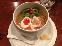 「鶏白湯醤油そば」@鶏白湯麺 蔭山 高田馬場店の写真