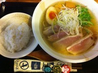 「塩のキラメキ+中盛+ごはん」@ジャンクストーリー 本店の写真