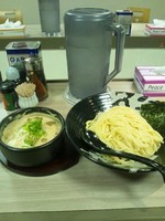 「もち豚そば 750円 大盛無料」@越後つけ麺維新 大井町店の写真