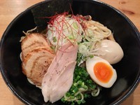 「特製まぜそば950円」@麺や 飛来の写真