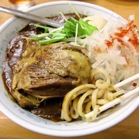 「丸ごとスネカレー＋③トッピング」@MENYA 食い味の道有楽の写真