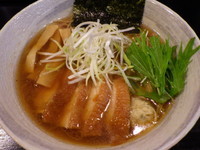 「鶏あっさり醤油・チャーシュー」@鶏そばつけめん 一丁の写真