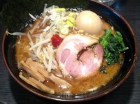 「味噌豚骨+味玉 赤玉あり」@松壱家 茅ヶ崎店の写真