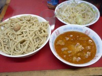 「大つけ麺、６００、野菜マシマシ、ラー油少なめ」@蓮爾 登戸店の写真